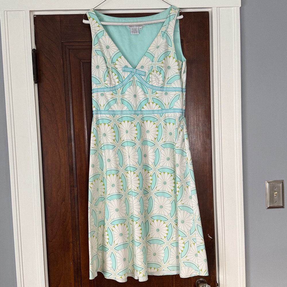 Maggy London Knee Length Light Blue and White Floral Dress
